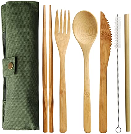 Tips for travelling plant based or vegan: Bamboo travel cutlery set